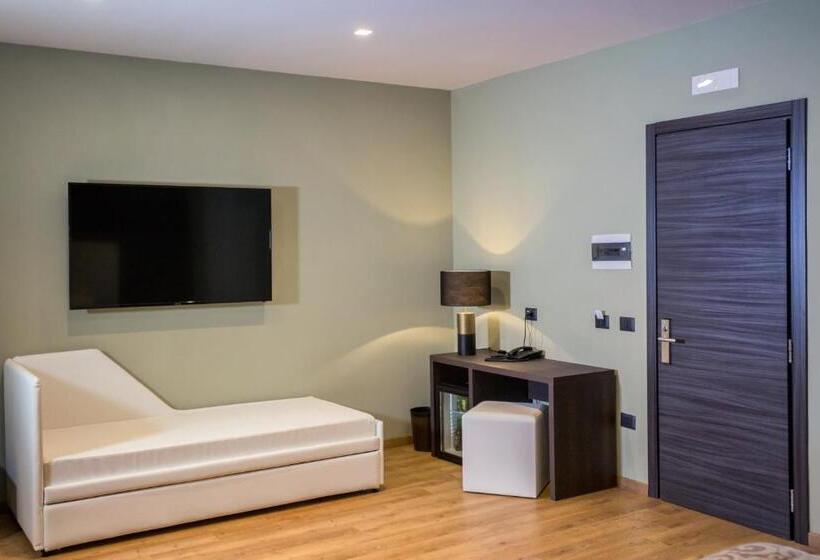 سوییت جونیور, Europa Art Caserta