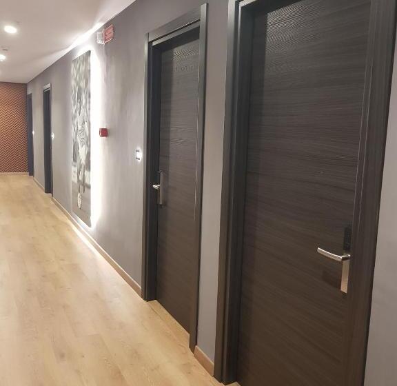 اتاق استاندارد سه نفره, Europa Art Caserta