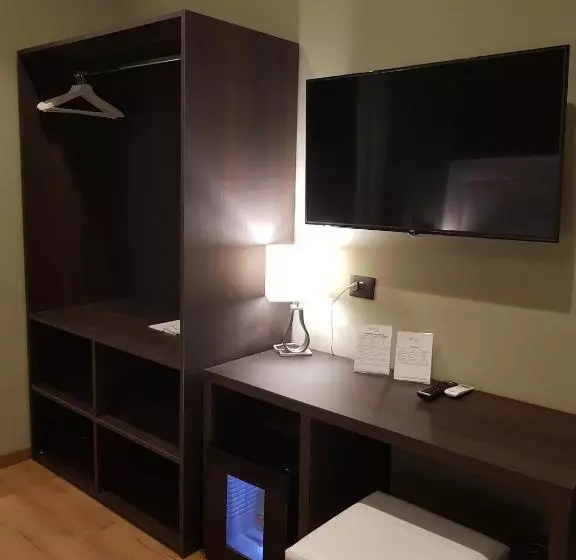 Standard Kolmen Hengen Huone, Europa Art Caserta