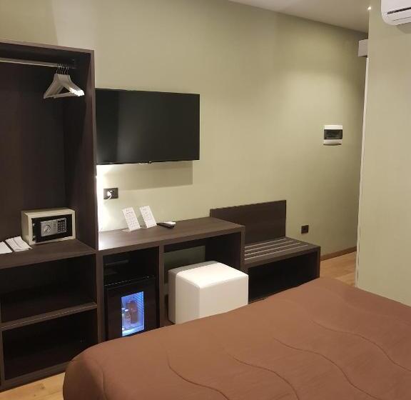 اتاق استاندارد سه نفره, Europa Art Caserta