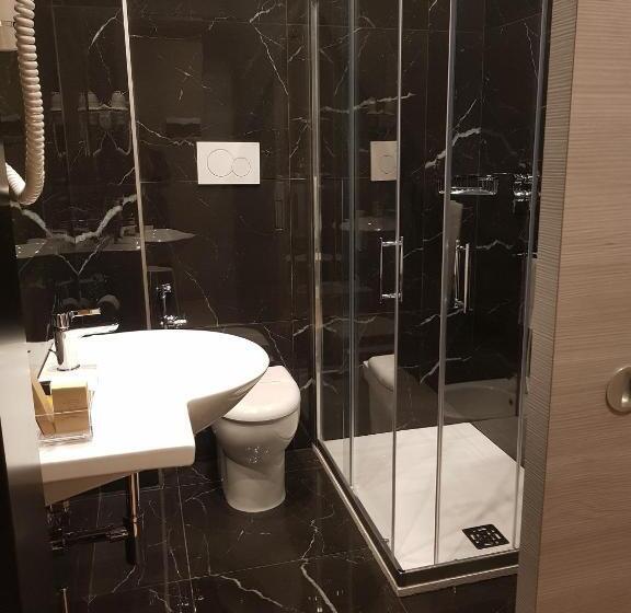 اتاق استاندارد چهار تخته, Europa Art Caserta