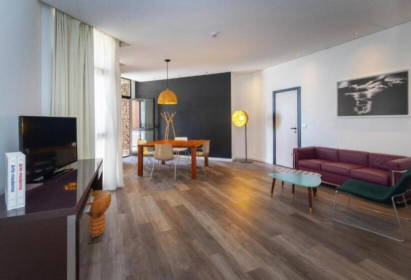 سوییت جونیور, Four Points By Sheraton Catania
