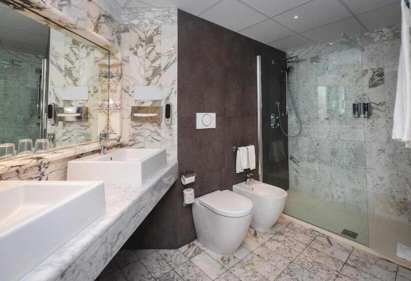 جناح, Four Points By Sheraton Catania