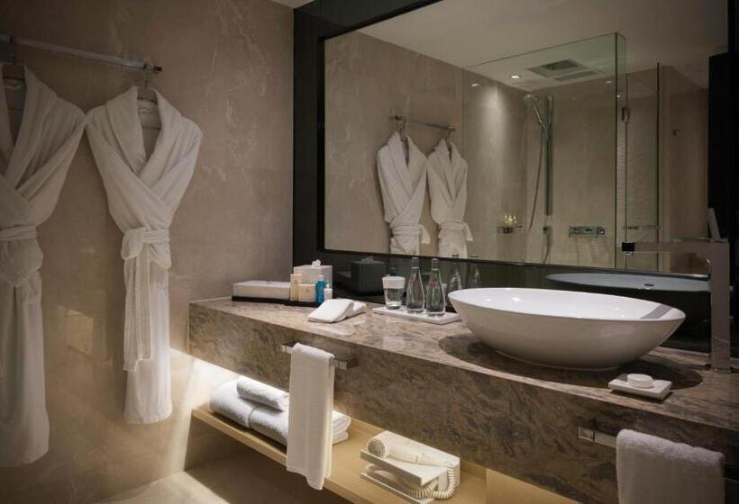 اتاق سوپریور سه تخته, Gateway Hotel, Marco Polo