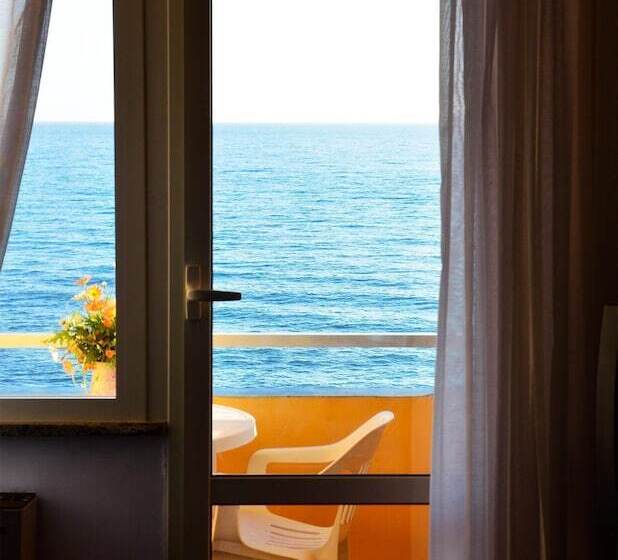 اتاق استاندارد سه نفره, Grand Hotel Dei Cesari