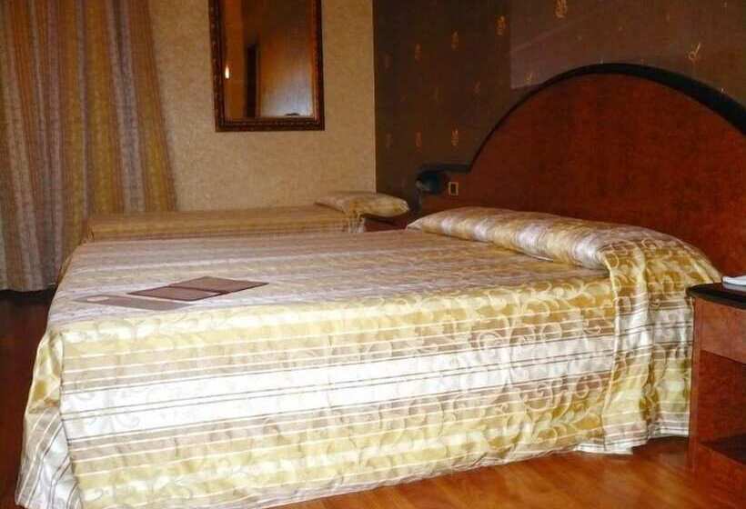 اتاق استاندارد سه نفره, Grand Hotel Dei Cesari