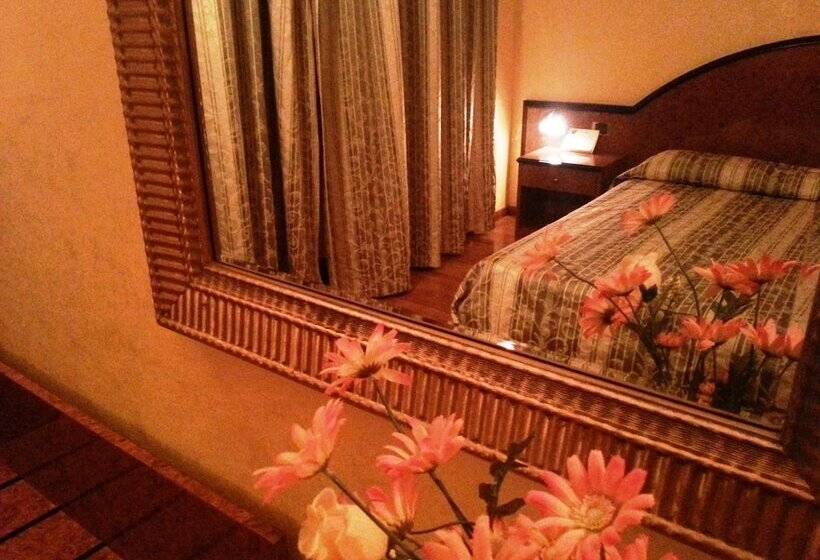 اتاق استاندارد چهار تخته, Grand Hotel Dei Cesari