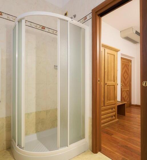 Трехместный Номер Классика, La Rosa