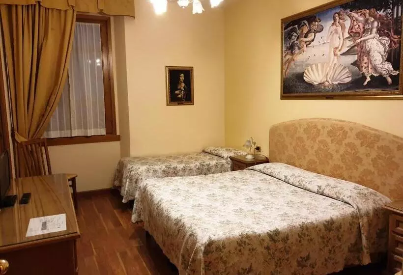 Classic Kolmen Hengen Huone, La Rosa