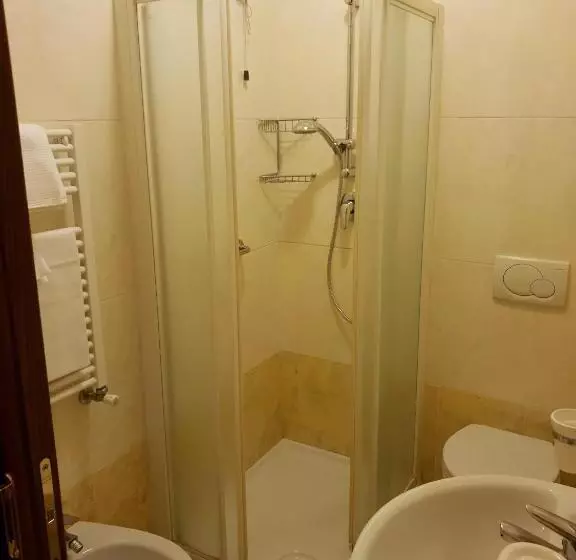 Standard Yhden Hengen Huone, La Rosa