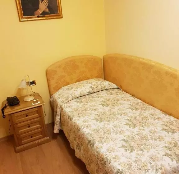 Standard Yhden Hengen Huone, La Rosa