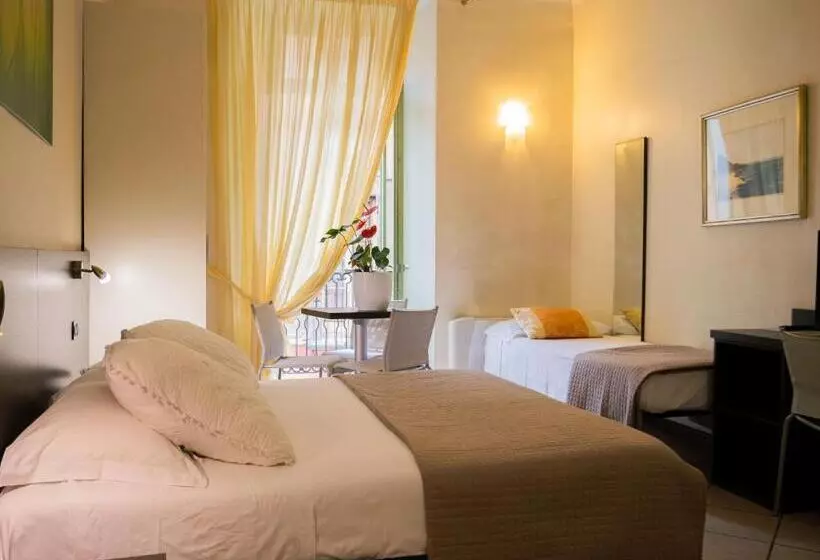 اتاق استاندارد سه نفره, Ligure