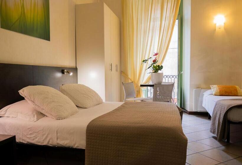 اتاق استاندارد سه نفره, Ligure