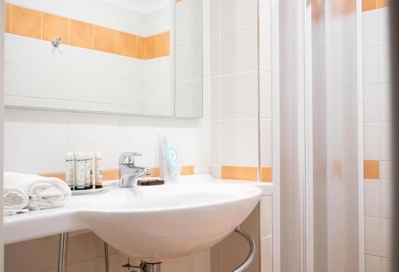 اتاق استاندارد چهار تخته, Ligure