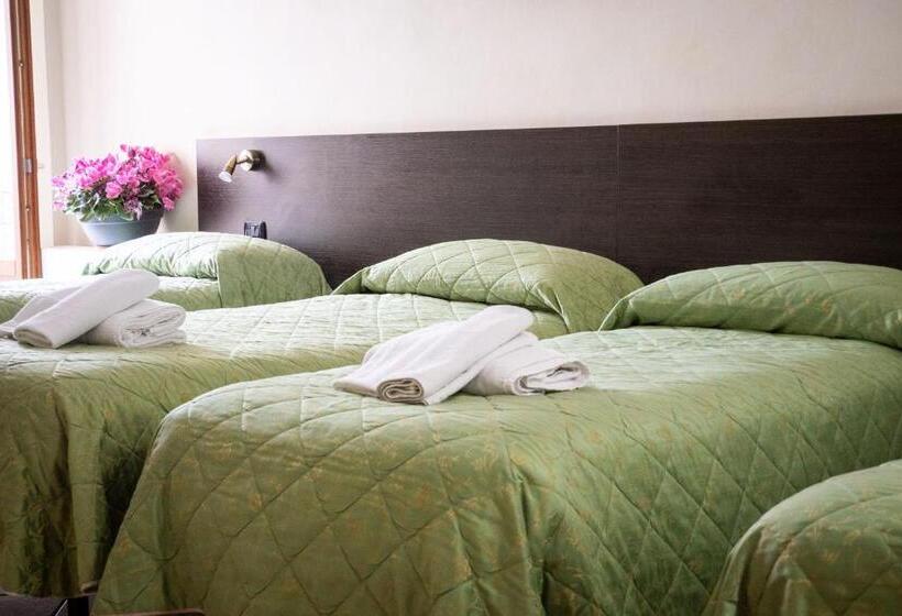 اتاق استاندارد چهار تخته, Ligure