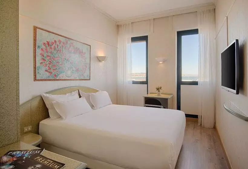 Chambre Standard, NH Ancona