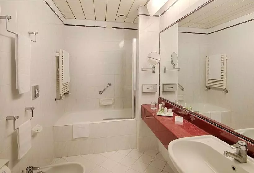 Chambre Supérieure, NH Ancona