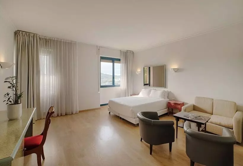 Chambre Supérieure, NH Ancona