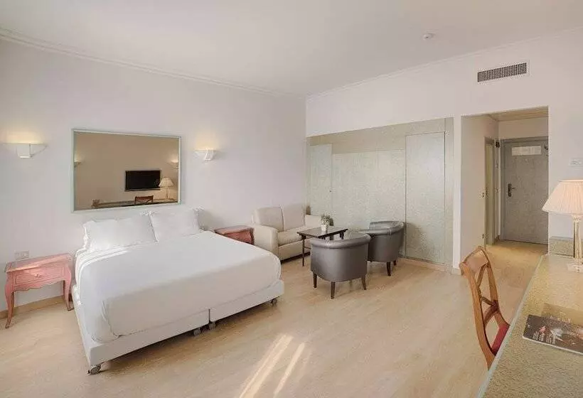 Chambre Supérieure, NH Ancona