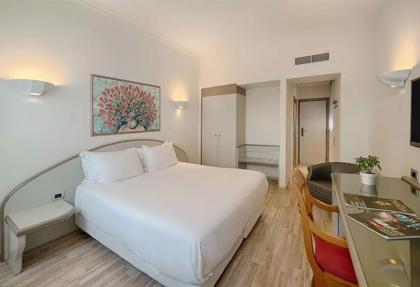 Chambre Supérieure, NH Ancona
