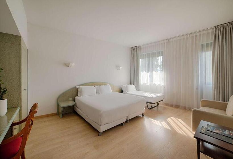 اتاق خانوادگی, NH Ancona