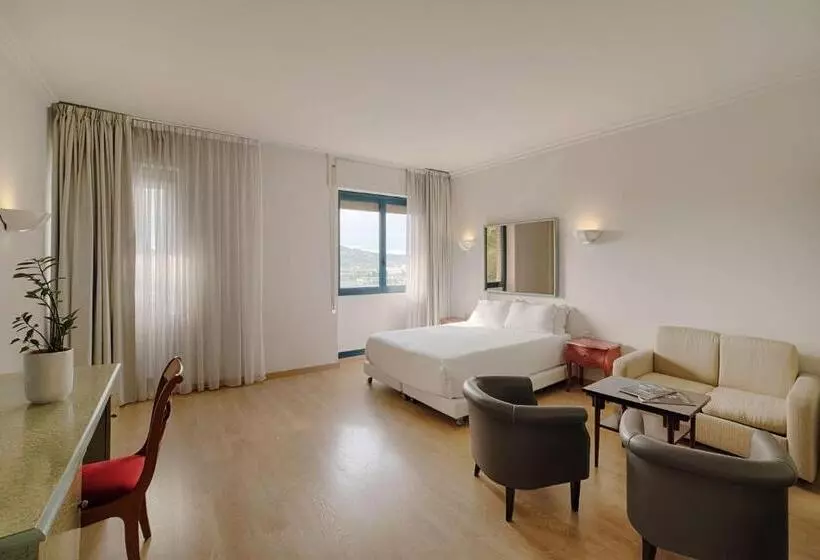 Chambre Supérieure, NH Ancona