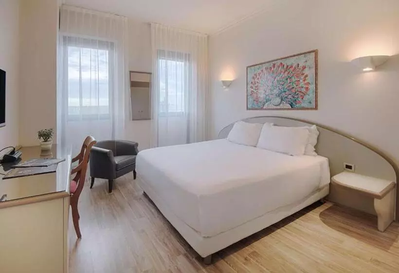 Chambre Supérieure, NH Ancona