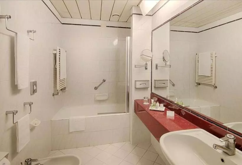 Chambre Supérieure, NH Ancona