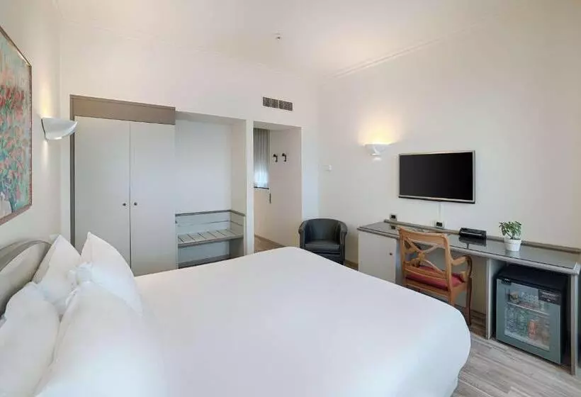 Chambre Supérieure, NH Ancona