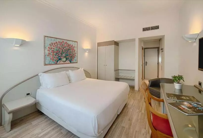 Chambre Supérieure, NH Ancona