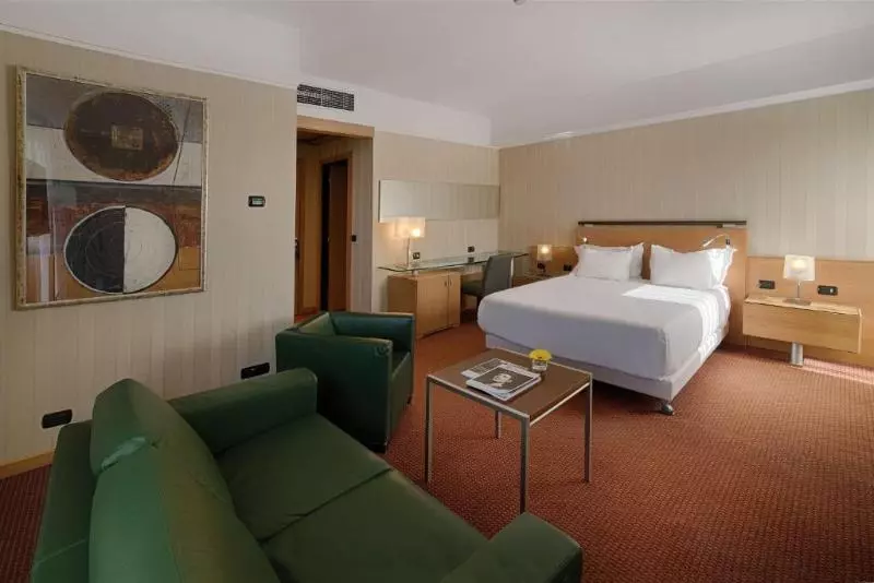 سوئیت جونیور با تراس, NH Catania Centro