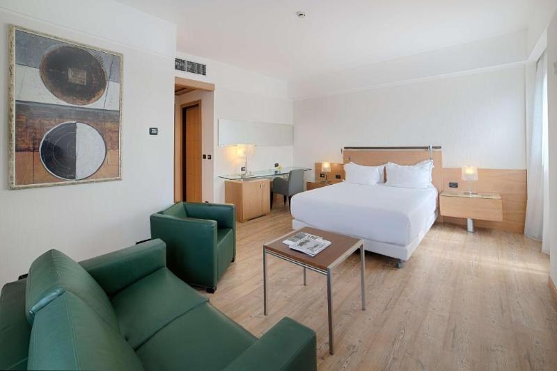 غرفة عائلية, NH Catania Centro