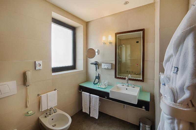 غرفة عائلية, NH Catania Centro