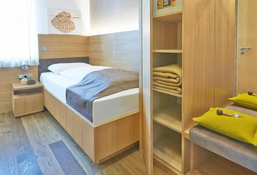 اتاق استاندارد یک نفره, Post Gries