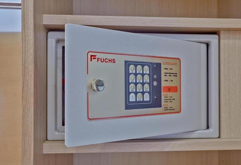 اتاق سوپریور, Post Gries