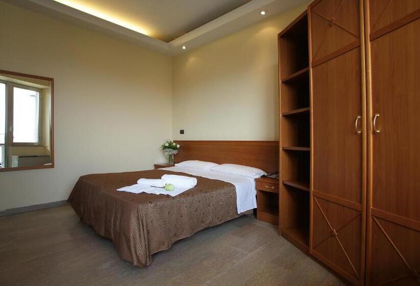 Triple Room Sea View, President