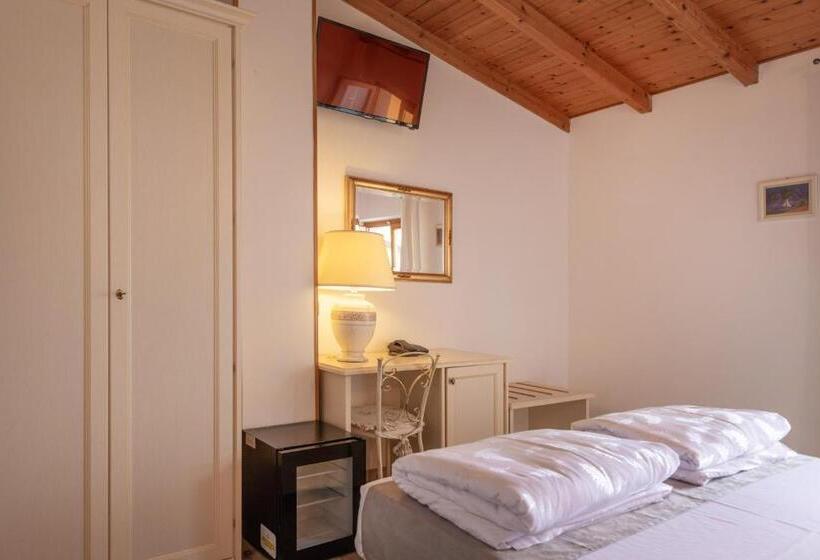 חדר פנטהאוז, Rabay