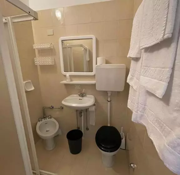 Pokój Ekonomiczny, Rabay