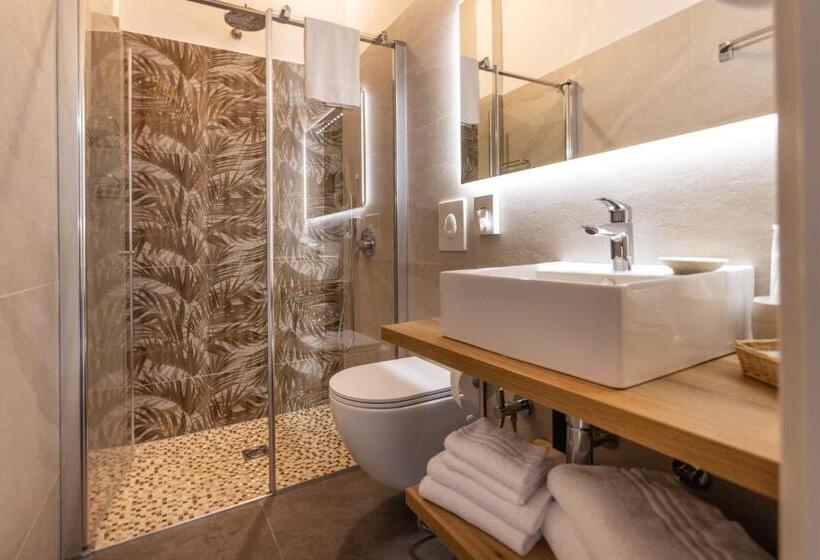 חדר פנטהאוז, Rabay