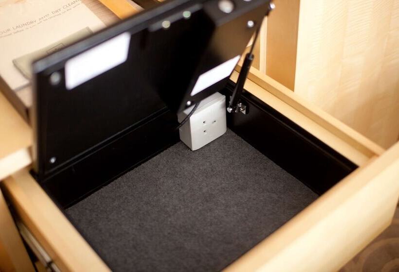 اتاق پرمیوم, The Royal Garden