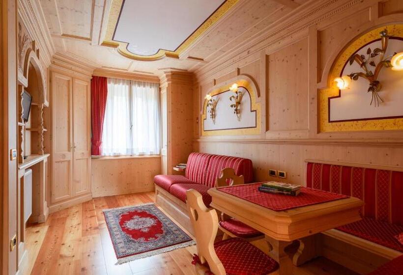 سوییت با چشم‌انداز باغ, Relax Hotel Erica