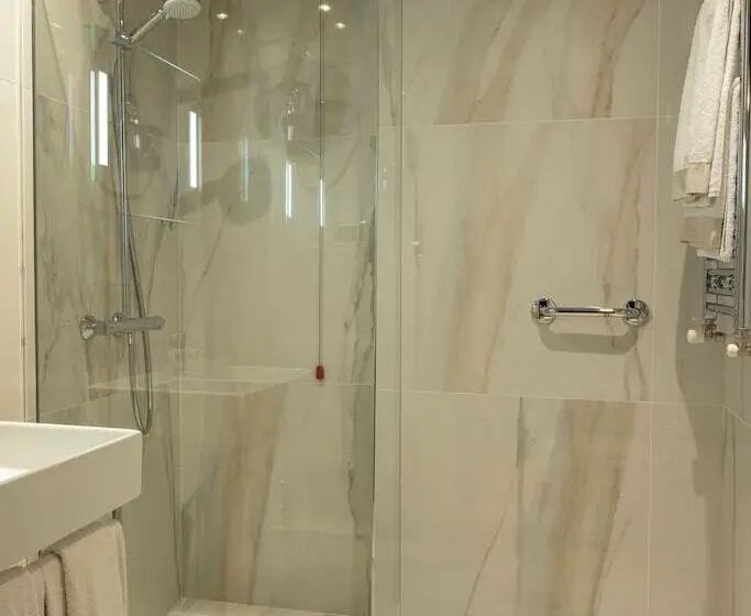 Standard Kolmen Hengen Huone, c-hotels Concorde