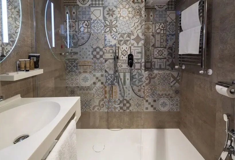Standard Neljän Hengen Huone, c-hotels Concorde