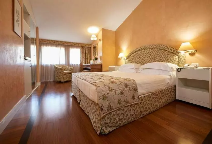 スタンダードシティビュールーム, Grand Hotel Adriatico