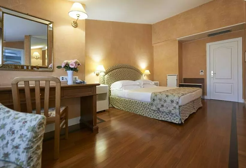 スタンダードシティビュールーム, Grand Hotel Adriatico