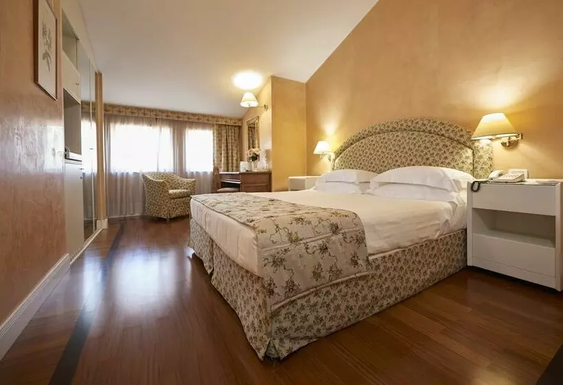 スタンダードシティビュールーム, Grand Hotel Adriatico