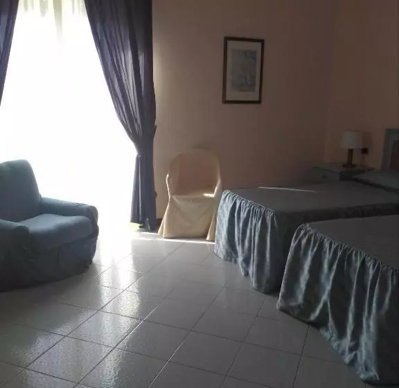 اتاق استاندارد با چشم‌انداز دریا, Grand Hotel Fagiano Palace