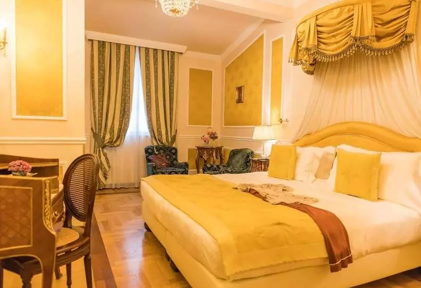 اتاق استاندارد سه نفره, Bernini Palace