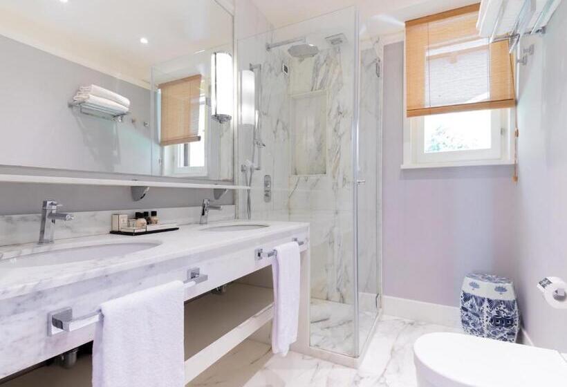 غرفة قياسية, California Park