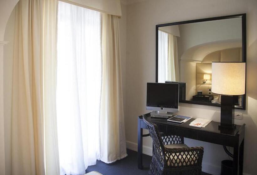 جناح جونيور, California Park